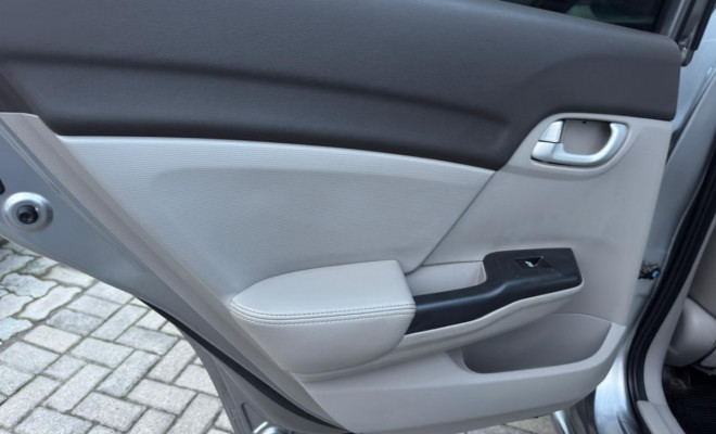 Honda Civic Sedan LXR 2.0 Flexone 16V Aut. 4p 2014 Flex-12