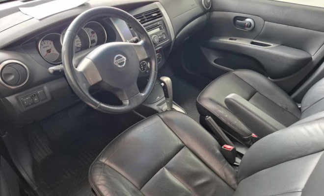 Nissan LIVINA X-GEAR SL/X-GEAR 1.8 Flex F. Aut. 2013 Flex-7