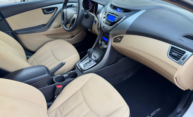 Hyundai Elantra GLS 1.8 16V Aut. 2013 Gasolina-5