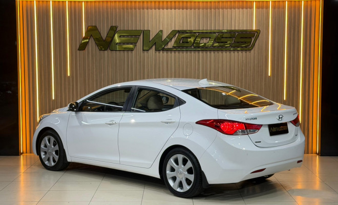 Hyundai Elantra GLS 1.8 16V Aut. 2013 Gasolina-2