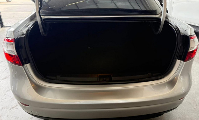 Renault FLUENCE Sed. Dynamique 2.0 2011 Flex-7