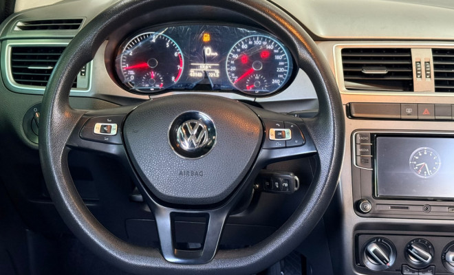 VW - VolksWagen Fox Trendline 1.6 Flex 8V 5p 2018 Gasolina-9