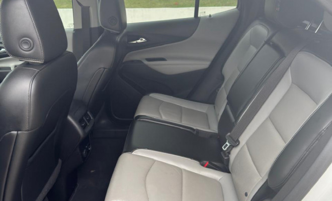 Completíssima, teto solar panorâmico, bancos em couro, multimídia com câmera de ré, chave de presença, park assist, top de linha.-8