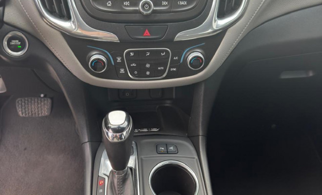 Completíssima, teto solar panorâmico, bancos em couro, multimídia com câmera de ré, chave de presença, park assist, top de linha.-4