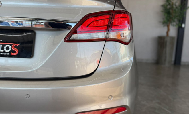 Hyundai HB20S Premium 1.6 Flex 16V Aut. 4p 2017 Flex-19