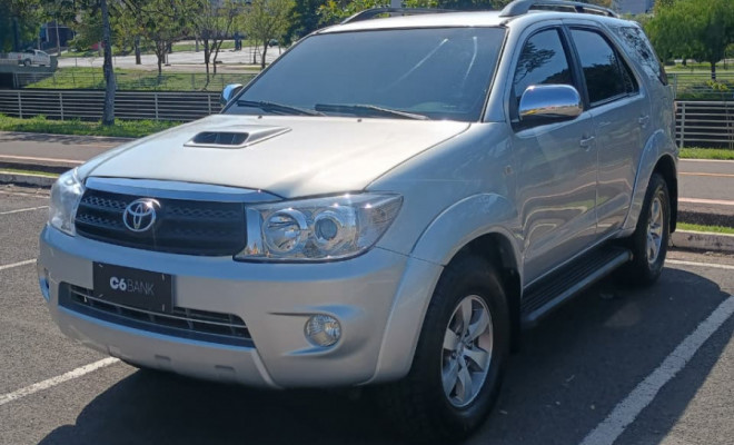 Toyota Hilux SW4 SRV D4-D 4x4 3.0 TDI Dies. Aut 2011 Diesel