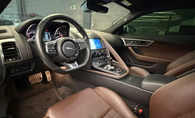 Jaguar F-Type 2.0 R-Dynamic Coupe 300cv Aut. 2019 Gasolina-8