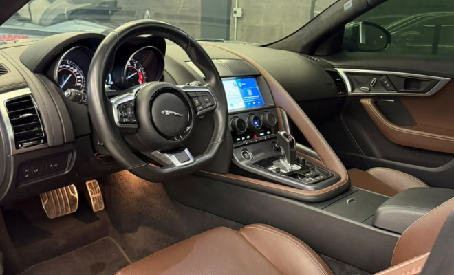 Jaguar F-Type 2.0 R-Dynamic Coupe 300cv Aut. 2019 Gasolina-0