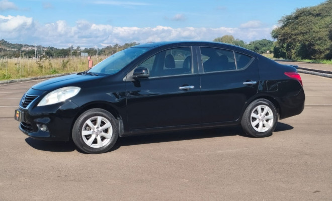 Nissan VERSA SL 1.6 16V Flex Fuel 4p Mec. 2013 Flex-0