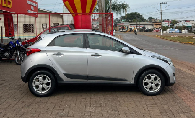 Hyundai HB20X Premium 1.6 Flex 16V Aut. 2015 Flex-4