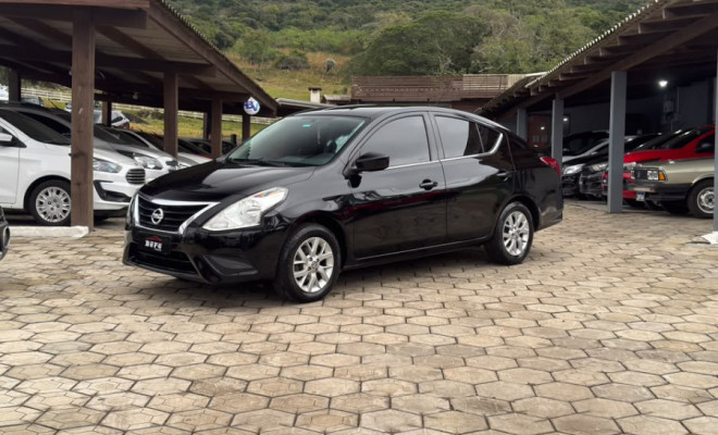 Nissan VERSA SL 1.6 16V Flex Fuel 4p Mec. 2016 Flex