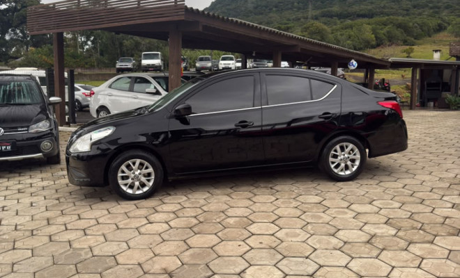 Nissan VERSA SL 1.6 16V Flex Fuel 4p Mec. 2016 Flex-0