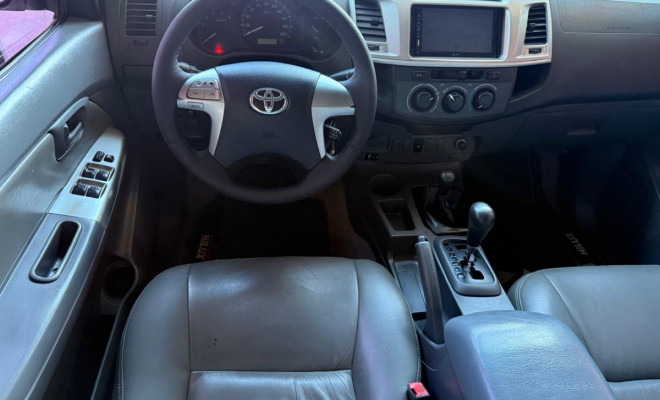 Toyota Hilux CD SR D4-D 4x4 3.0 TDI Dies Aut. 2013 Diesel-4