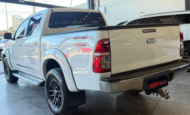Toyota Hilux CD SR D4-D 4x4 3.0 TDI Dies Aut. 2013 Diesel-1