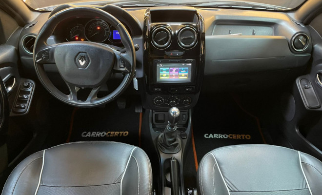 Renault DUSTER OROCH Dyna. 2.0 Mec. 2016 Flex  Espaço e Desempenho-4