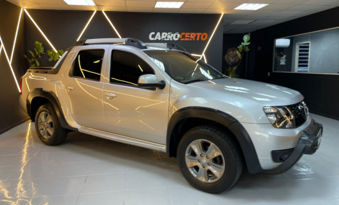 Renault DUSTER OROCH Dyna. 2.0 Mec. 2016 Flex  Espaço e Desempenho-0