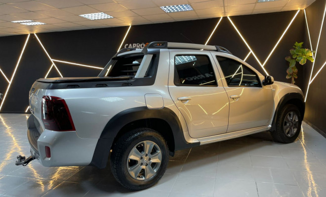 Renault DUSTER OROCH Dyna. 2.0 Mec. 2016 Flex  Espaço e Desempenho-3