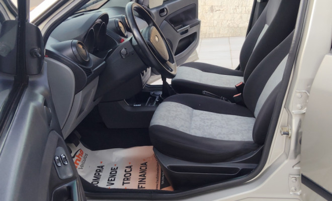 Ford Fiesta Sed. 1.6 8V Flex 4p 2008 Flex-10
