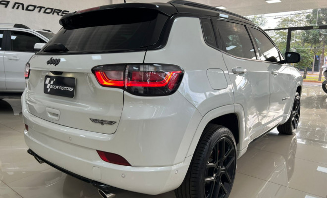 Jeep COMPASS Black Hurricane 2.0 4x4 TB Aut. 2025 Gasolina-3