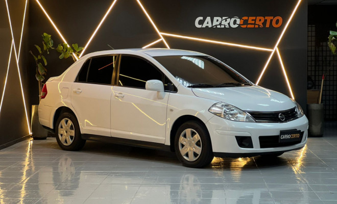 Nissan TIIDA Sedan 1.8   2012 Flex