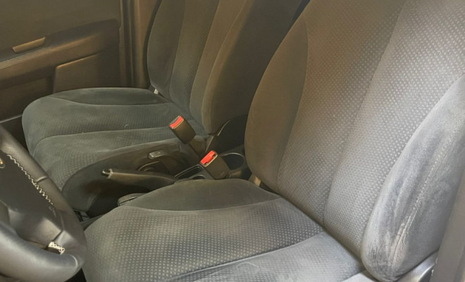 Nissan TIIDA Sedan 1.8   2012 Flex-6