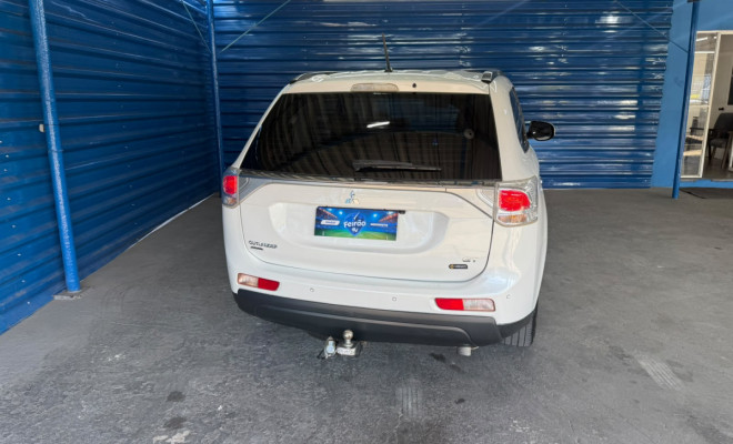 Mitsubishi OUTLANDER 3.0/ GT 3.0 V6 Aut. 2014 Gasolina-4