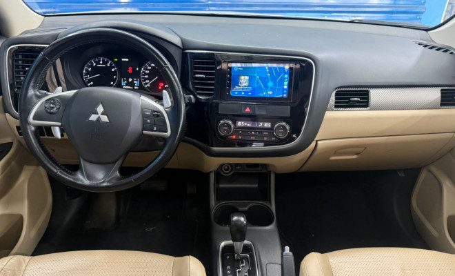 Mitsubishi OUTLANDER 3.0/ GT 3.0 V6 Aut. 2014 Gasolina-9