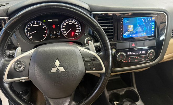 Mitsubishi OUTLANDER 3.0/ GT 3.0 V6 Aut. 2014 Gasolina-6