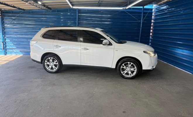 Mitsubishi OUTLANDER 3.0/ GT 3.0 V6 Aut. 2014 Gasolina-1