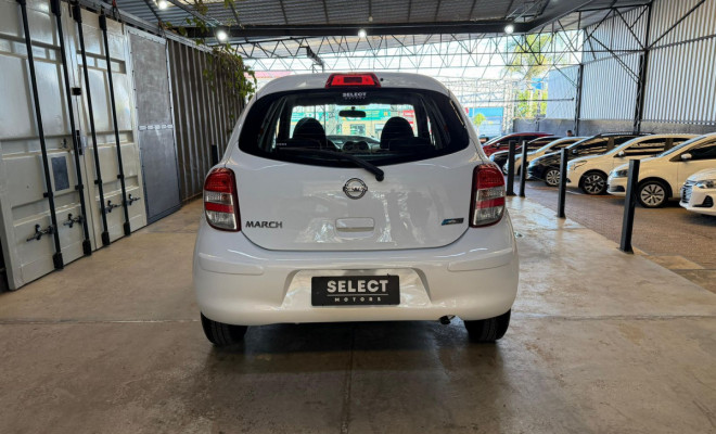 Nissan MARCH S 1.6 16V Flex Fuel 5p 2014 Flex-4