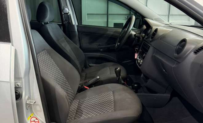 VW - VolksWagen VOYAGE Comfortline  1.0 T.Flex 8V 4p 2016 Flex-13