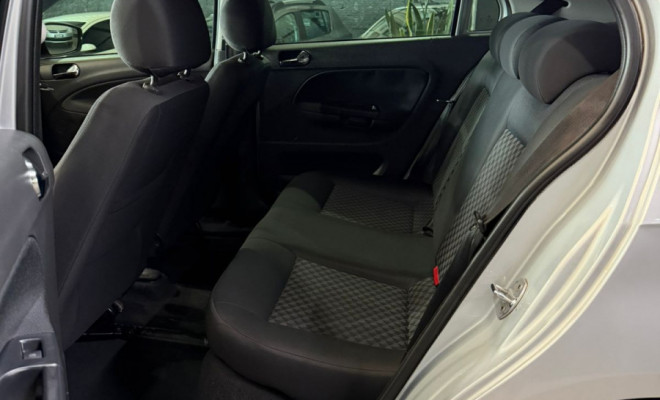 VW - VolksWagen VOYAGE Comfortline  1.0 T.Flex 8V 4p 2016 Flex-8