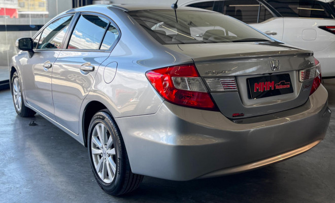 Honda Civic Sedan LXR 2.0 Flexone 16V Aut. 4p 2014 Flex-2