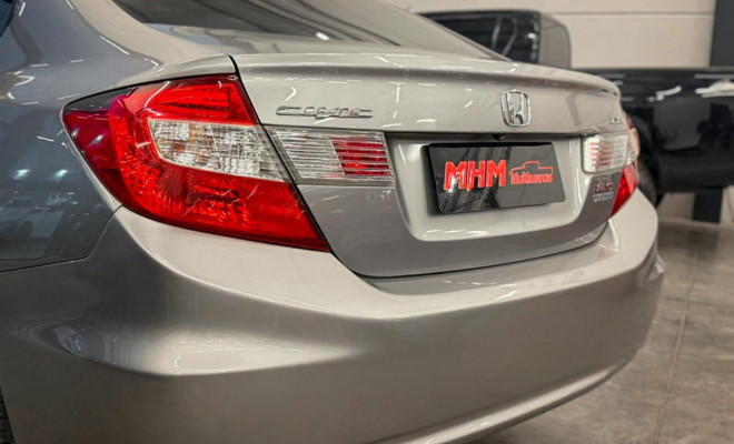Honda Civic Sedan LXR 2.0 Flexone 16V Aut. 4p 2014 Flex-4