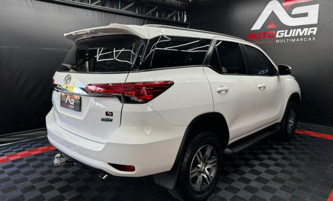 Toyota Hilux SW4 SR 4x2 2.7/ 2.7 Flex 16V Aut. 2020 Flex-14