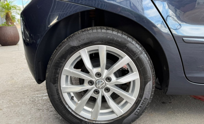 VW - VolksWagen Fox 1.0 Mi Total Flex 8V 5p 2014 Flex-6