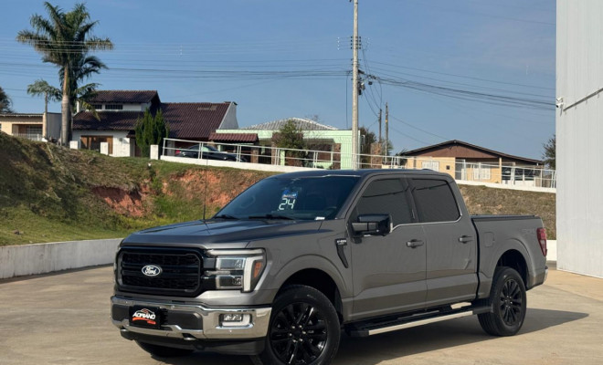 Ford F-150 Lariat 4x4 5.0 V8 2024 - Força Bruta e Sofisticação Premium!