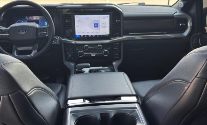 Ford F-150 Lariat 4x4 5.0 V8 2024 - Força Bruta e Sofisticação Premium!-5