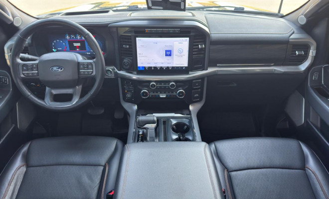 Ford F-150 Lariat 4x4 5.0 V8 2024 - Força Bruta e Sofisticação Premium!-6