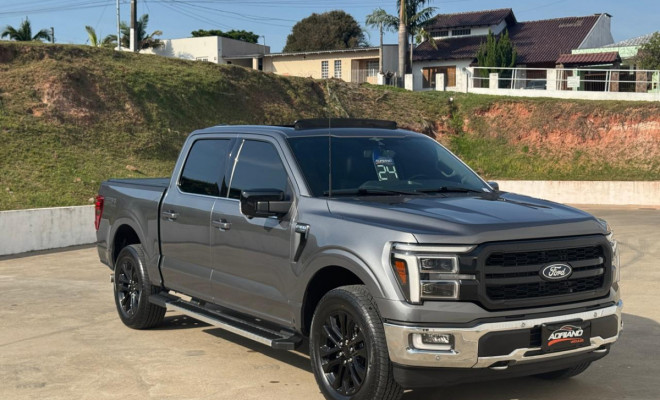 Ford F-150 Lariat 4x4 5.0 V8 2024 - Força Bruta e Sofisticação Premium!-22