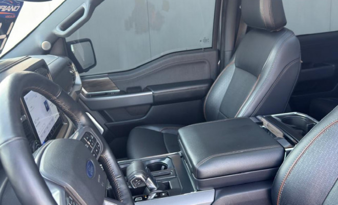 Ford F-150 Lariat 4x4 5.0 V8 2024 - Força Bruta e Sofisticação Premium!-13