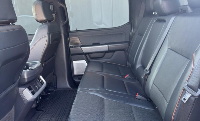 Ford F-150 Lariat 4x4 5.0 V8 2024 - Força Bruta e Sofisticação Premium!-14