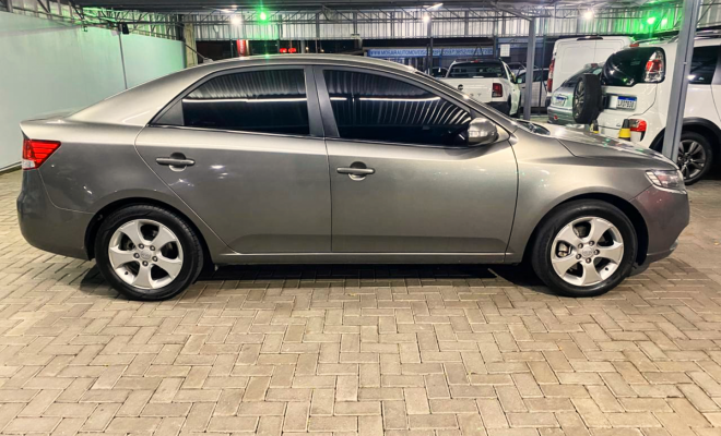 Kia Motors Cerato 1.6 16V Aut. 2010 Gasolina-6