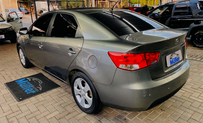 Kia Motors Cerato 1.6 16V Aut. 2010 Gasolina-2
