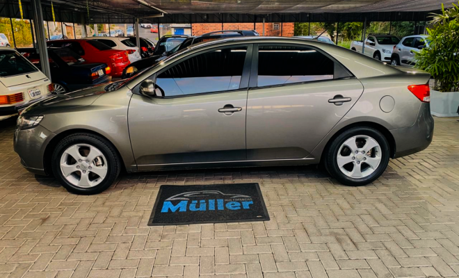 Kia Motors Cerato 1.6 16V Aut. 2010 Gasolina-5