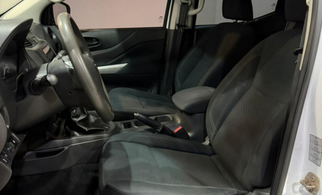 Nissan Frontier S CD 4x4 2.3 TB Diesel Mec. 2022 Diesel-6