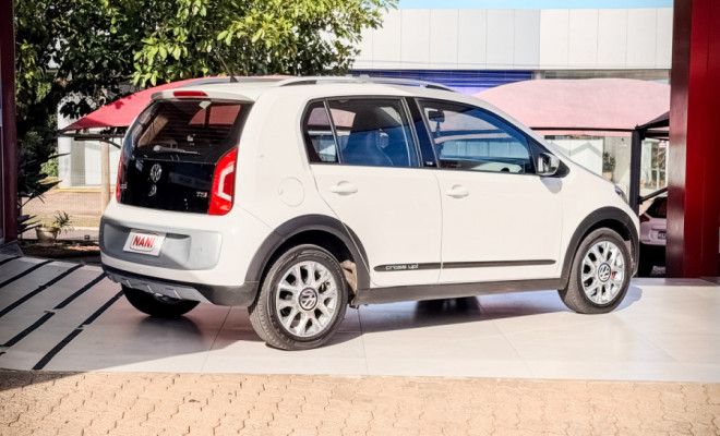 VW - VolksWagen up! cross 1.0 TSI Total Flex 12V 5p 2017 Flex-2