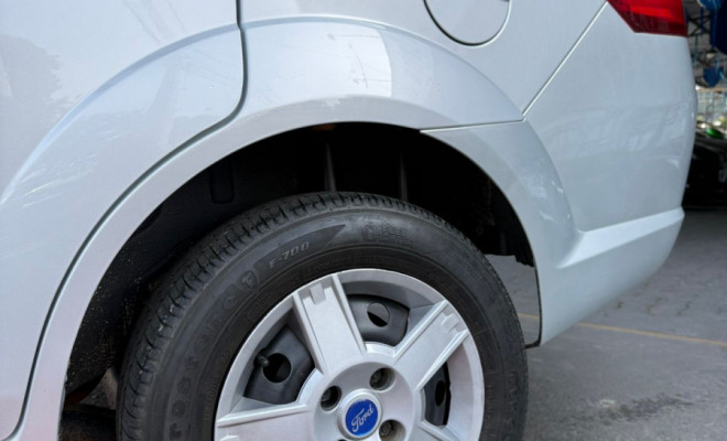 Ford Fiesta Sedan 1.0 8V Flex 4p 2010 Flex-8