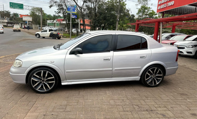 GM - Chevrolet Astra GL Milenium 1.8 MPFI 4p 2001 Gasolina-0