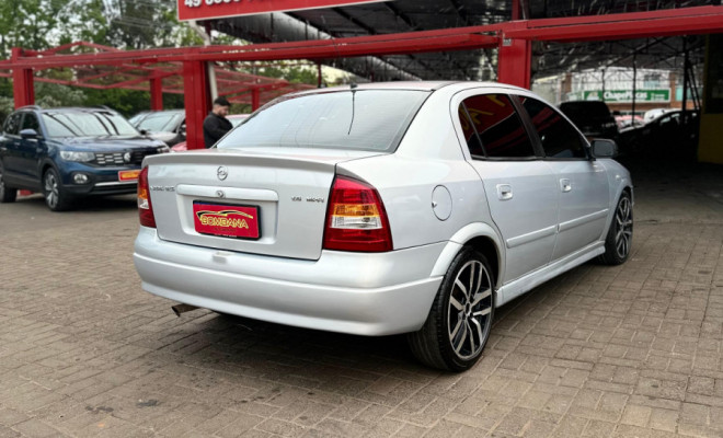 GM - Chevrolet Astra GL Milenium 1.8 MPFI 4p 2001 Gasolina-3